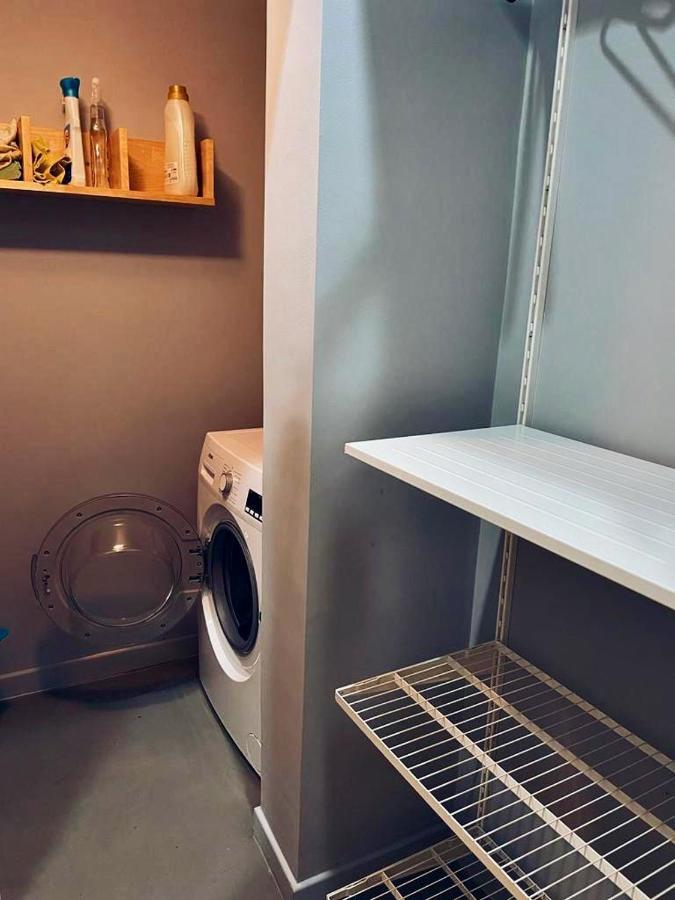 Modern City Center Apartment Беневенто Экстерьер фото