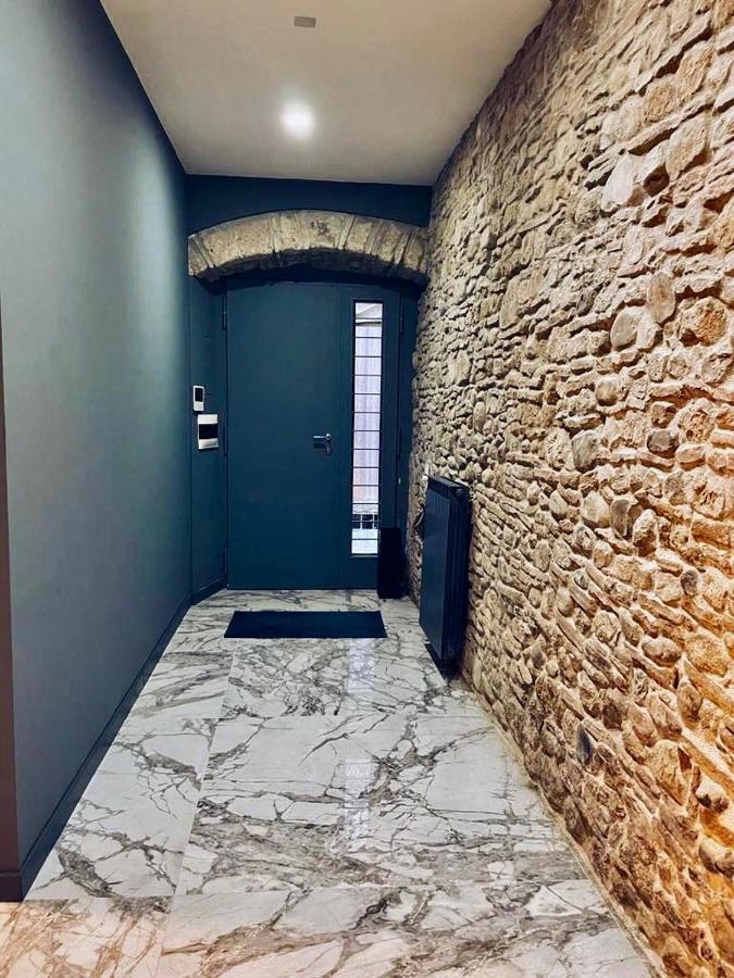 Modern City Center Apartment Беневенто Экстерьер фото