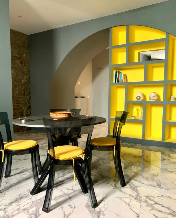 Modern City Center Apartment Беневенто Экстерьер фото