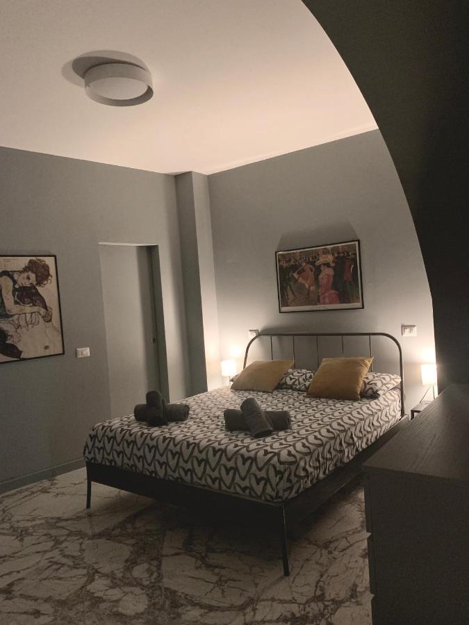 Modern City Center Apartment Беневенто Экстерьер фото